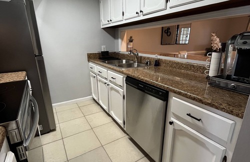 Surfside Beach House | Surfside Beach. Cute & Cozy townhome 4 mins from the ocean !