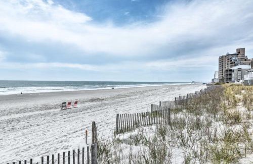 Garden City House | Surfside Beach Home with Resort Perks Walk to Beach