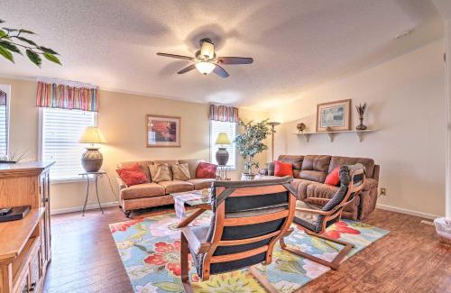 Garden City House | Surfside Beach Home with Resort Perks Walk to Beach