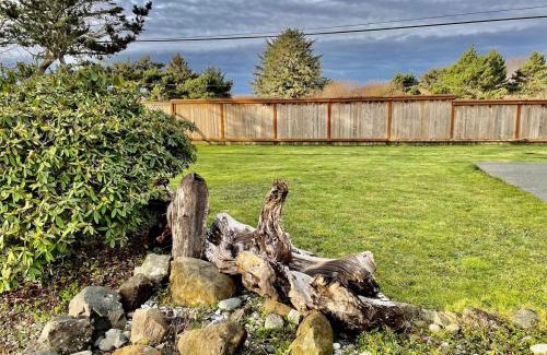 Smith River House | Surfside Beach House near Ancient Redwoods