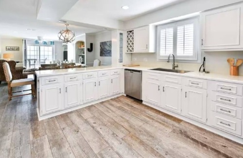 Surfside Beach Condo | Surfside Beach SC- Oceanfront Paradise! #4, Seen on Beachfront Bargain Hunt