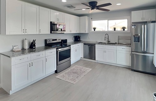 Surfside Beach House | Surfside Casa de Playa | Water Views