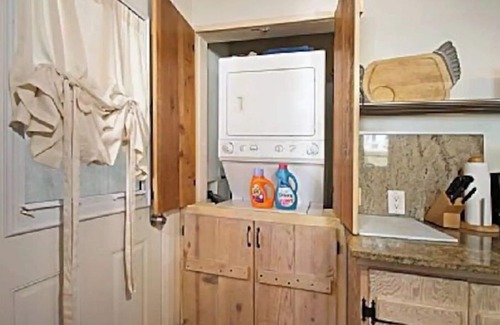 Del Mar House | Surfside Cottage - 200 ft from the Sand