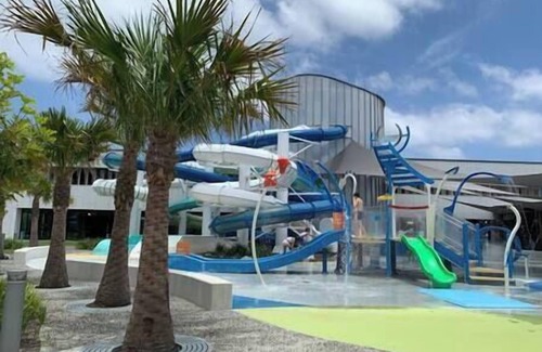 Surfside House | Surfside Holiday Home 100m to Beach & Shops