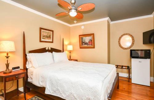 Queensland Hotel | Surfside Inn