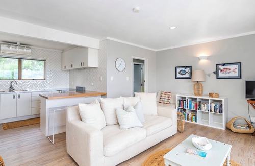 Whiritoa House | Surfside Sanctuary - Whiritoa Holiday Home