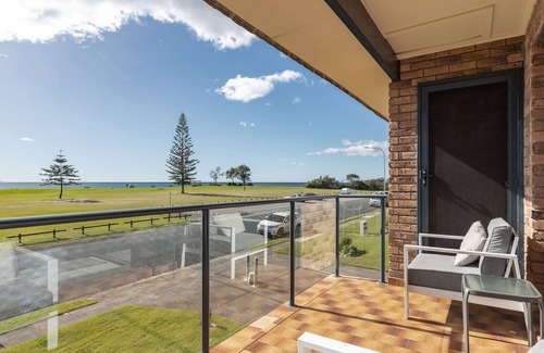 Forster Apartment | Surfspray 3 - Pebbly Beach