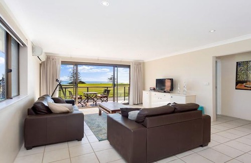 Forster Apartment | Surfspray 3 - Pebbly Beach