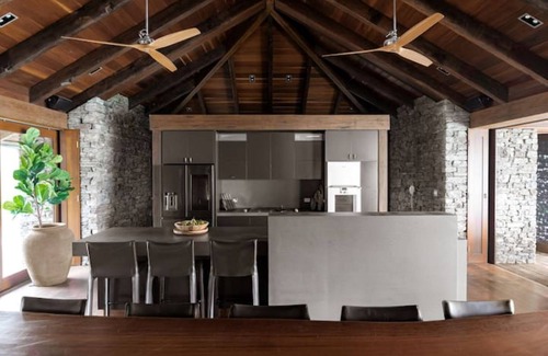 Cattai House | Surin Estate: Spacious 5-bedroom estate in brilliant Cattai with Pool and Garden