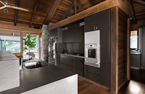 Cattai House | Surin Estate: Spacious 5-bedroom estate in brilliant Cattai with Pool and Garden