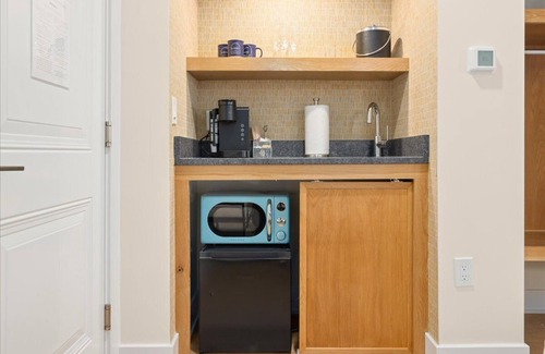 Ventnor City Hotel | Surrey Beach House