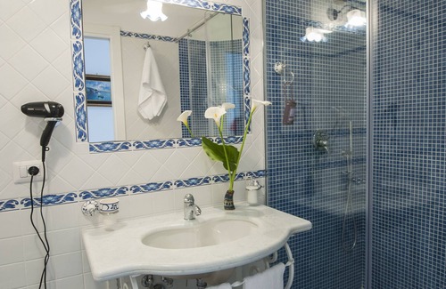 Sorrento City Centre Bed & Breakfast | Surriento Suites