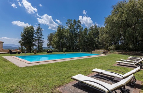 Murlo Villa | Surrounded by greenery and nature, a newly restored villa and an annex ideal for a group up to 14 pe