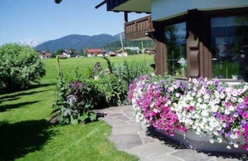 Wallgau Apartment | Surrounded by meadows, panoramic view, sunny balconies, quiet central location