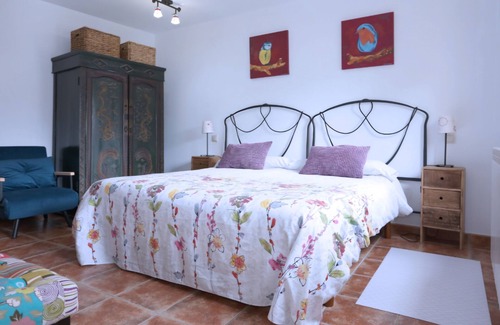 Allin Other | Surrounded by nature with 3 bedrooms, 3 bathrooms, kitchen-dining room and garden & BBQ.