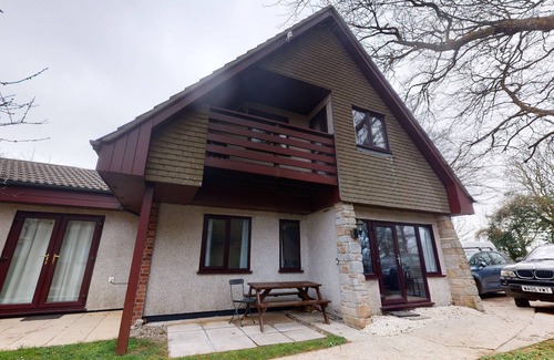 Saint Erth Praze Apartment | Surrounded by trees, and grassy areas and just a short walk from the on site facilities