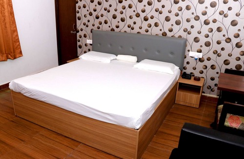 Balrampur Hotel | Surya Hotel