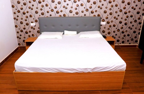 Balrampur Hotel | Surya Hotel