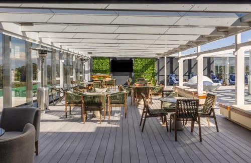 Pinhais Hotel | Suryaa Hotel Pinhais, Curio Collection by Hilton