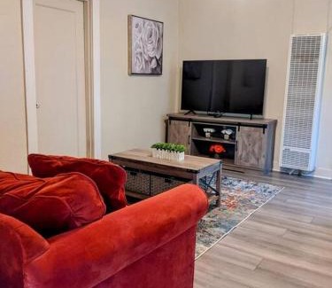 Susanville House | SUSANVILLE'S CUTEST COTTAGE 2 beds 1 bath sleeps 4