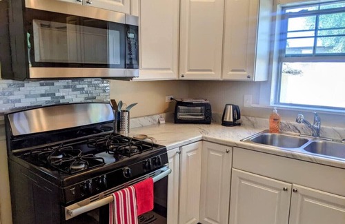 Susanville House | Susanville's cutest cottage 3 beds 1 bath sleeps 5