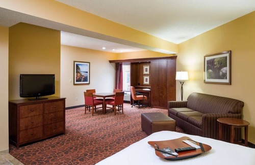 Selinsgrove Hotel | Susquehanna Valley Stay! Indoor Pool | 3 Units