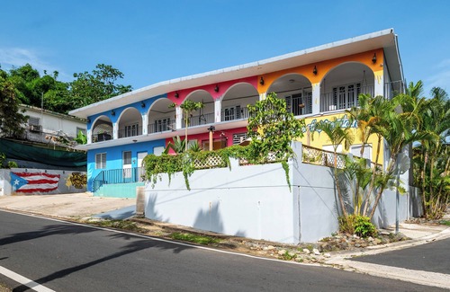 Ceiba Apartment | Sustainable Escape: Solar-Powered Gem Steps from Culebra Ferry & Bio Bay.
