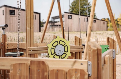 Municipality of Brielle House | Sustainable lodge on the Brielse Meer