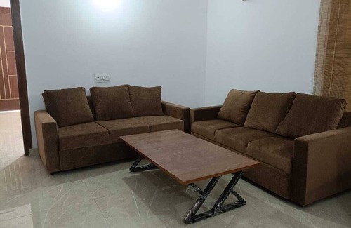 Sat Bari House | Sustainable & Spacious two unit of 3BHK in a Chateau in New Delhi. Pet Friendly!