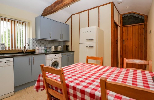 Ross-on-Wye Cottage | SUTTON BARN, pet friendly, character holiday cottage in Ross-On-Wye