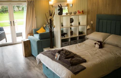 Bishop Sutton House | Sutton Cabins