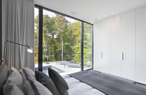Sutton House | Sutton Hideaway: Luxurious Mountain Retreat