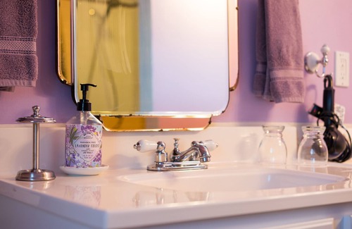 Center Harbor Bed & Breakfast | Sutton House B & B