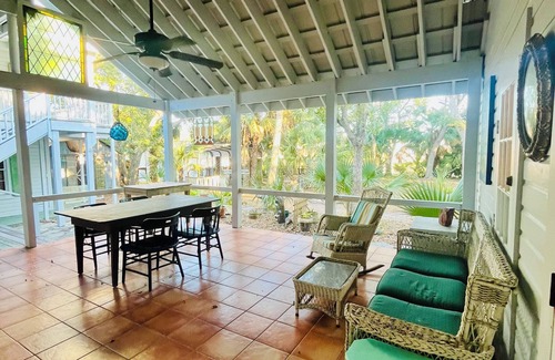 Historic Downtown Apalachicola Cottage | Sutton Place: Downtown Apalachicola Cottage