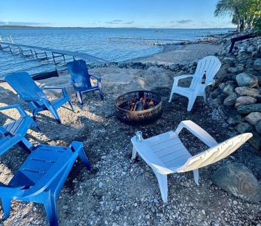 Suttons Bay House | Suttons Bay Sunshine