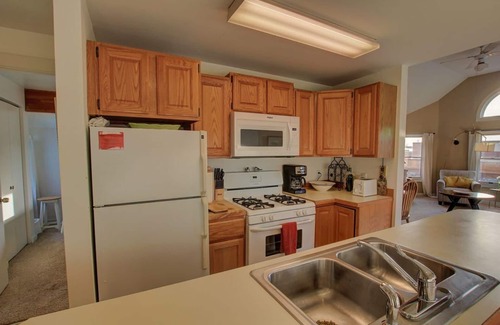 Suttons Bay Apartment | Suttons Bay Village View Apartment