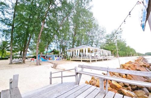 Laem Klat Resort | Suvarn Gleaw Thong Resort