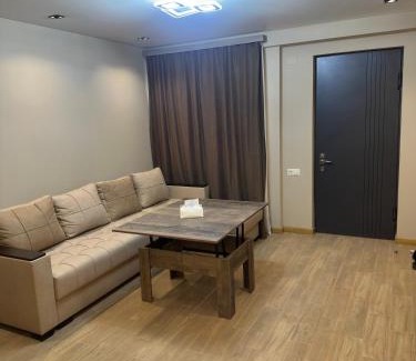 Erebuni House | Suvorov96