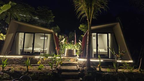 Banjarasri Bed & Breakfast | Svarna Padi