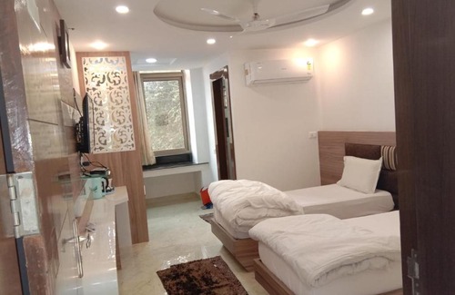 Gwalior Hotel | SVC Inn