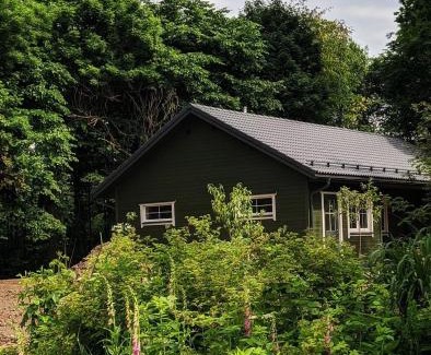 Kurtuvenai House | Svečių namelis KNYGŲ NAMAS