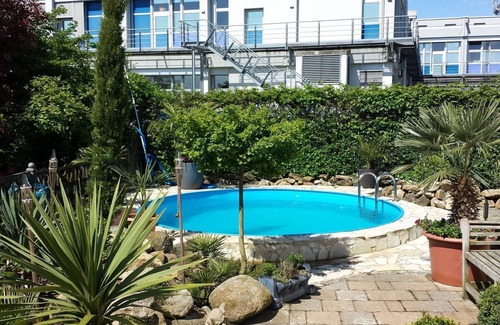 Burgsteinfurt House | Svens -Bungalow 140 sqmHoliday home up to 8 p/bungalow/palm garden and pool, 3DZ