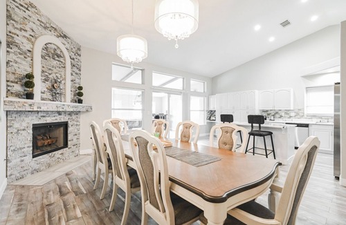 Highland Hills House | SVS: 4 Bedroom Henderson Home with Pool Table & Pool