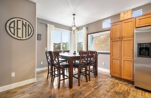 Southern Crossing House | SW Chamberlain Street | Southern Crossing | hot tub pet friendly (dog)