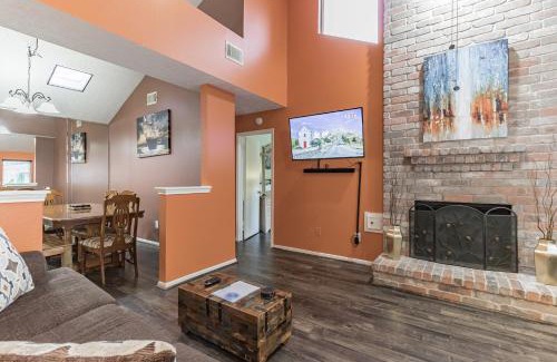 Greater Fondren Southwest House | SW Houston Eclectic Living