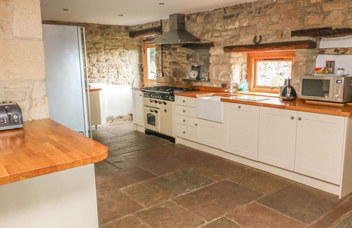 Keighley Cottage | SWALLOW BARN, pet friendly, luxury holiday cottage in Silsden