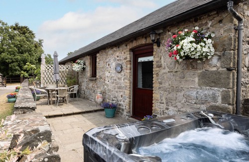 Pyle Apartment | Swallow Cottage - 1 Bedroom - sleeps 3