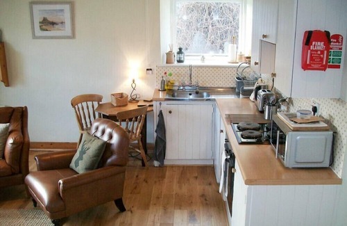 Old Bewick Cottage | SWALLOW COTTAGE (NR POWBURN), country holiday cottage in Powburn