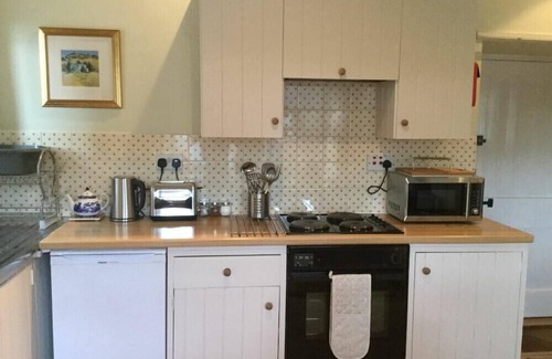 Old Bewick Cottage | SWALLOW COTTAGE (NR POWBURN), country holiday cottage in Powburn