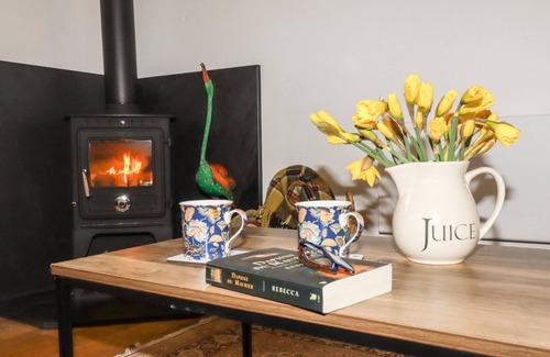 Lower Trengale Cottage | SWALLOW COTTAGE, pet friendly, with open fire in Lostwithiel